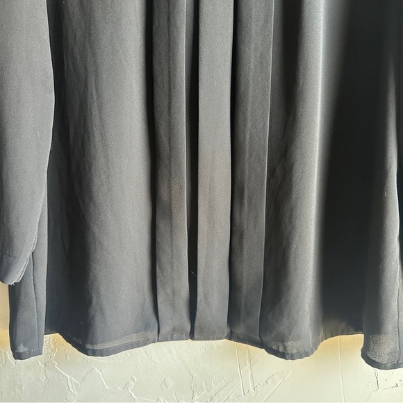 Ann Taylor LOFT Black Sheer‎ Flowy Blouse Sz M Minimalist Elevated Basic Goth - Picture 4 of 9